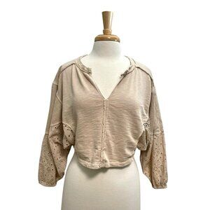 ANTHROPOLOGIE Cropped Batwing Eyelet Sweatshirt Top Boho Beige size XXS Petite